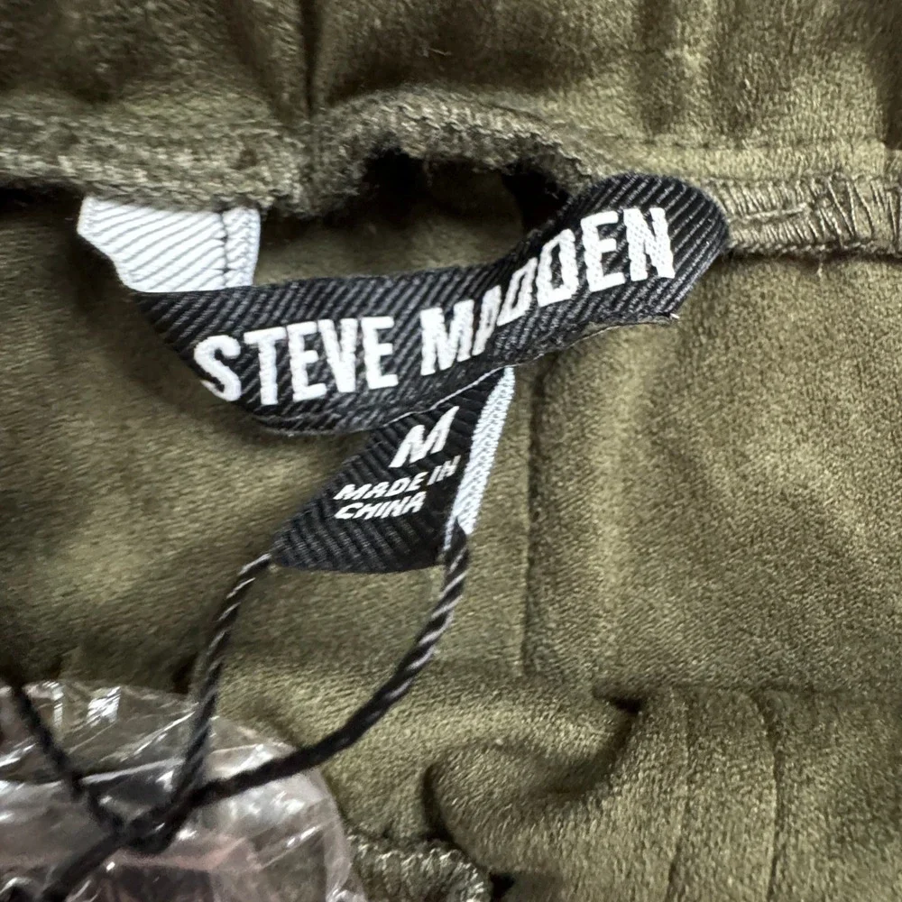Steve‎ Madden Shorts NWT Women's Tagged Size Medium Green Elastic Waist